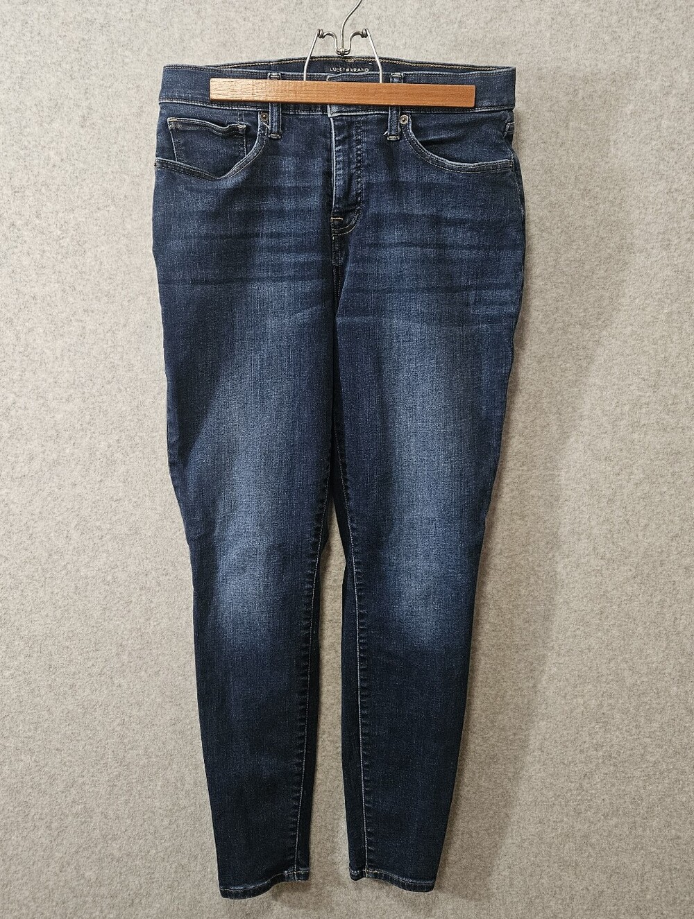 Ladies Lucky Brand Midrise Skinny Jeans Size 10